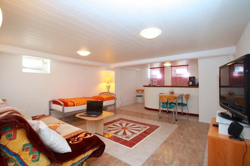 Appartement Privatapartment Wifi Flieder *